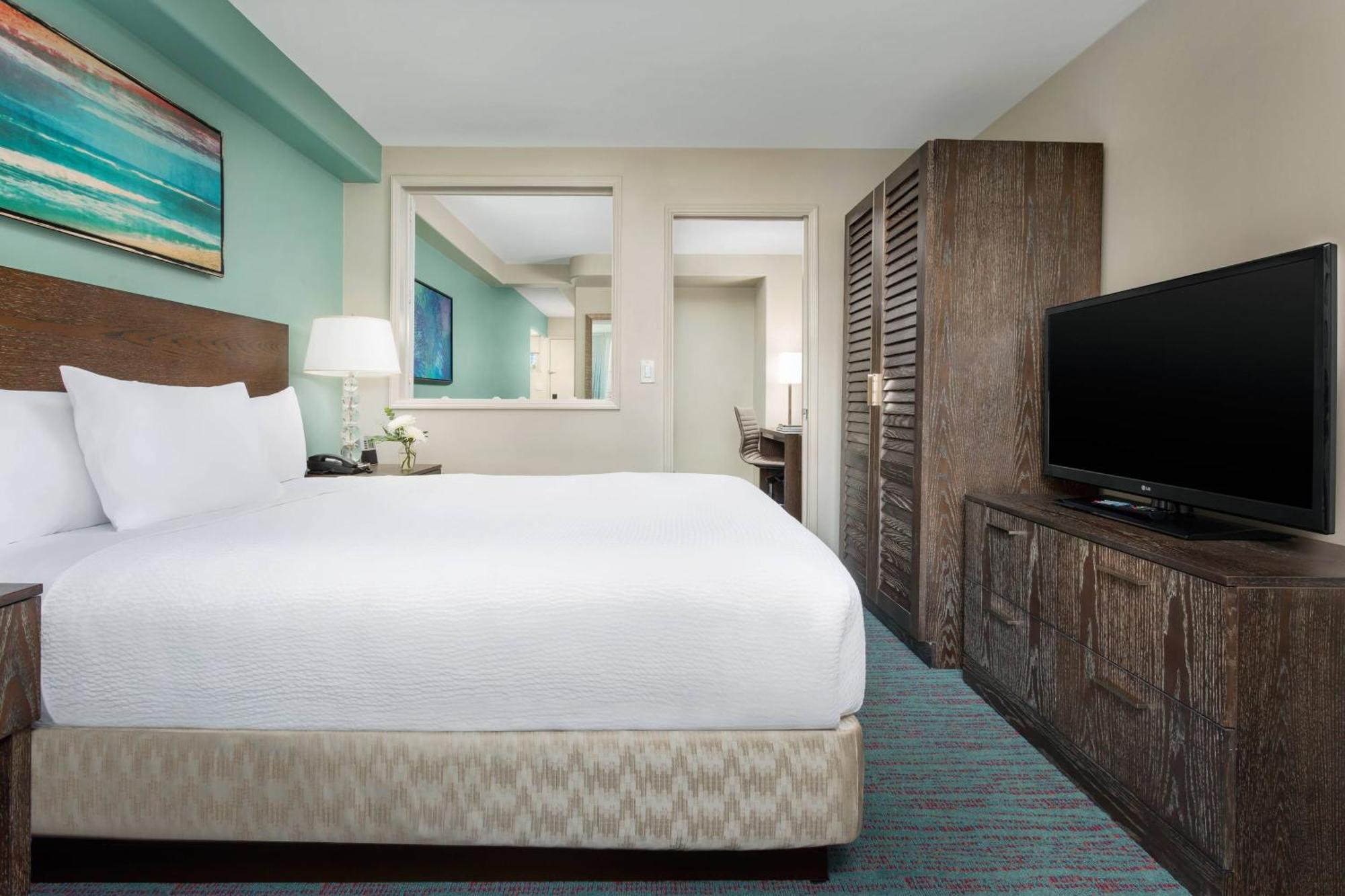 Courtyard By Marriott Waikiki Hotel 4*