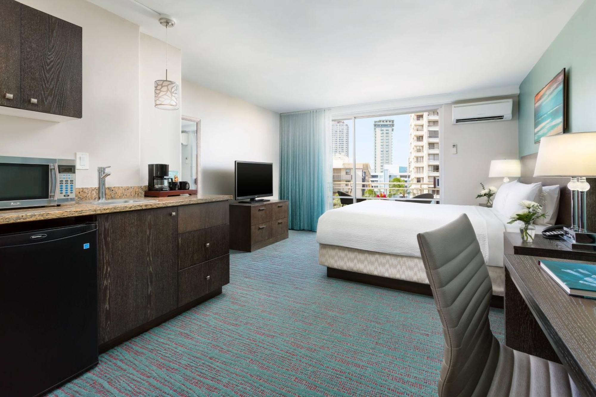 Courtyard By Marriott Waikiki Hotel