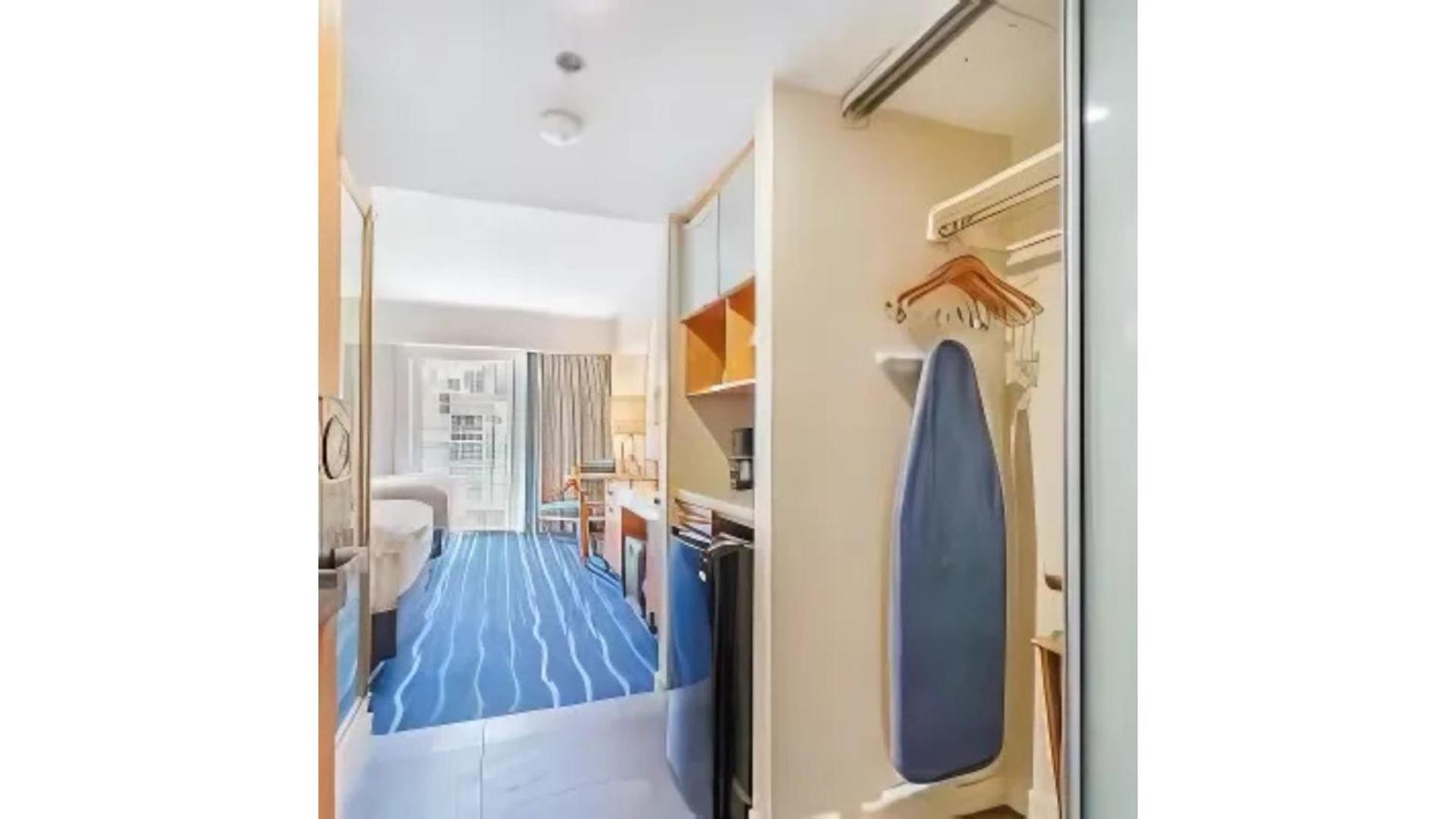 Ala Moana 16th Fl R9 2beds Partial Ocean View