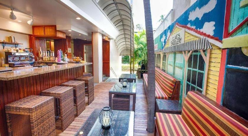 Hotel The Equus Honolulu