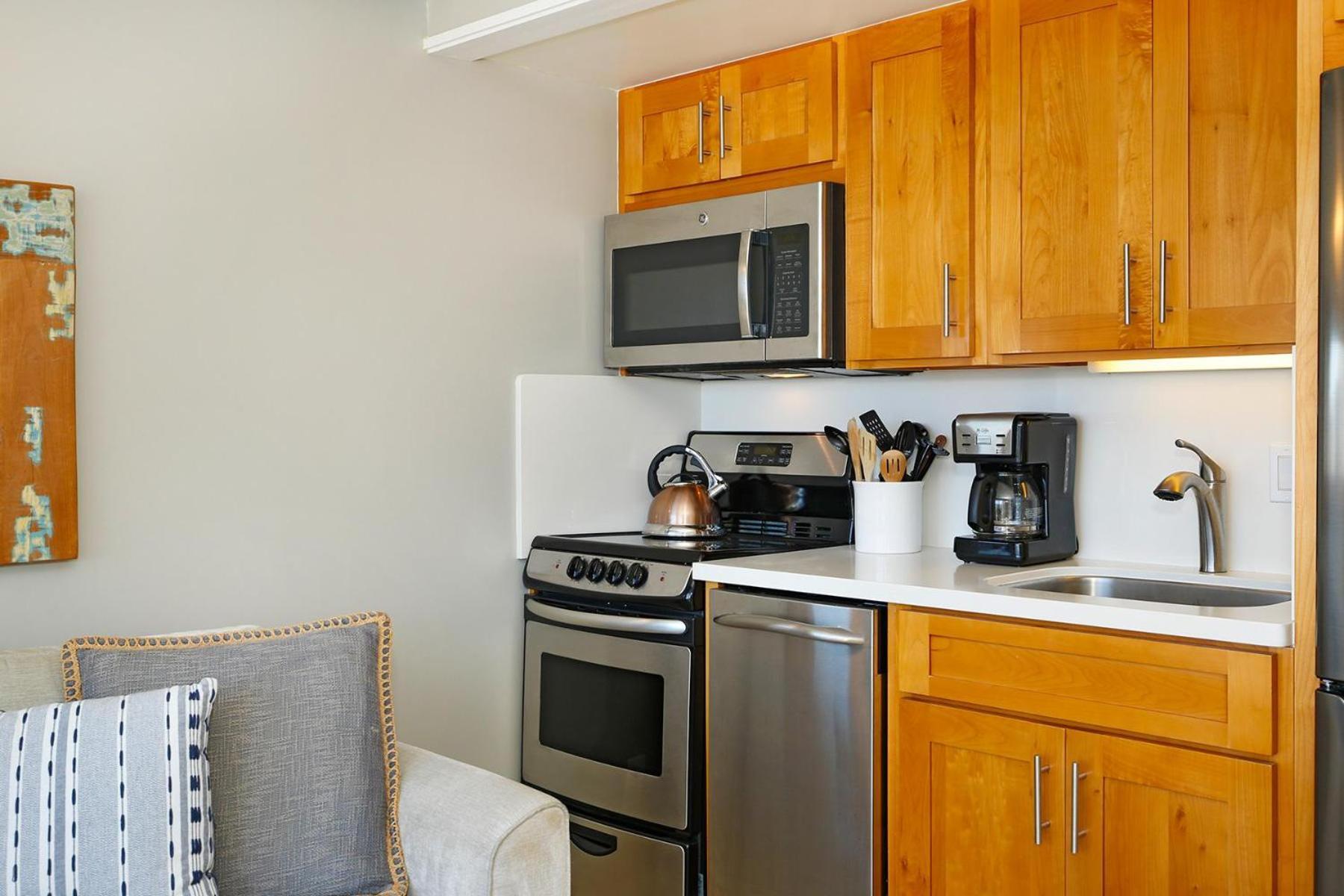 Waikiki Park Heights #1707 Bed & Breakfast