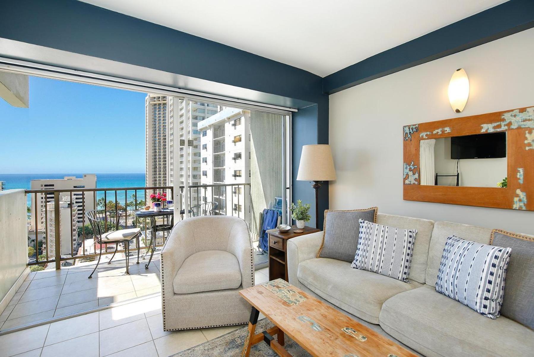 Bed & Breakfast Waikiki Park Heights #1707 *