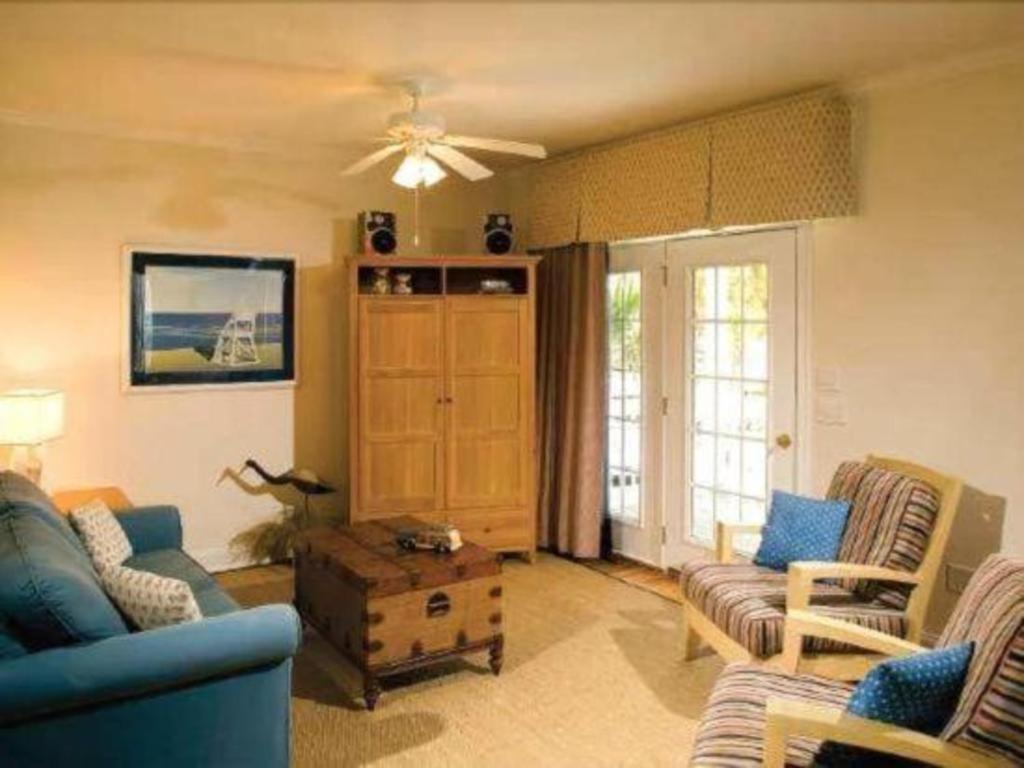 Hotel Club Wyndham At Waikiki Walk 3*