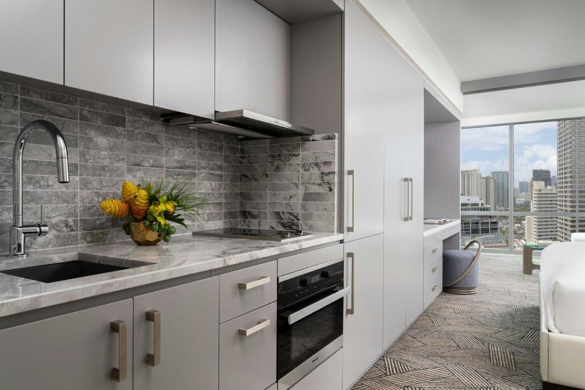 The Ritz-carlton Residences, Waikiki Hotel