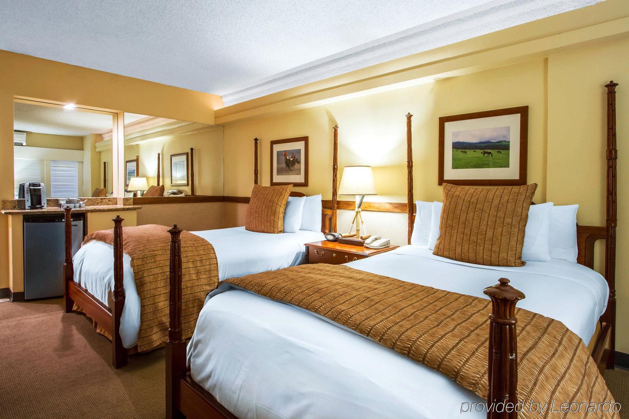 Hotel The Equus Honolulu