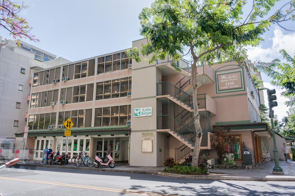 Hotel Kuhio Banyan 2*