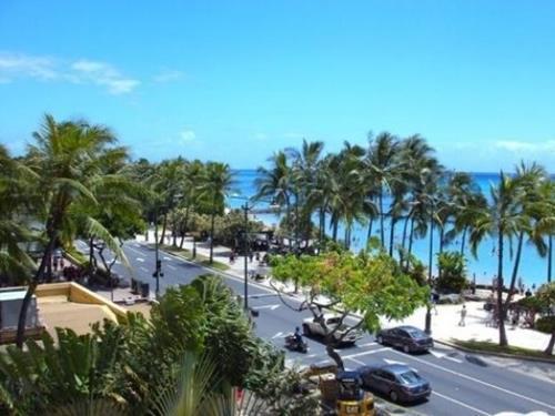 Aston Waikiki Circle Hotel