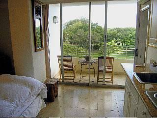 Castle At Waikiki Grand 2*