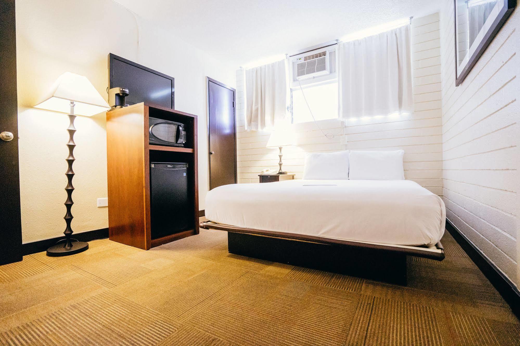 Hotel Waikiki 3*