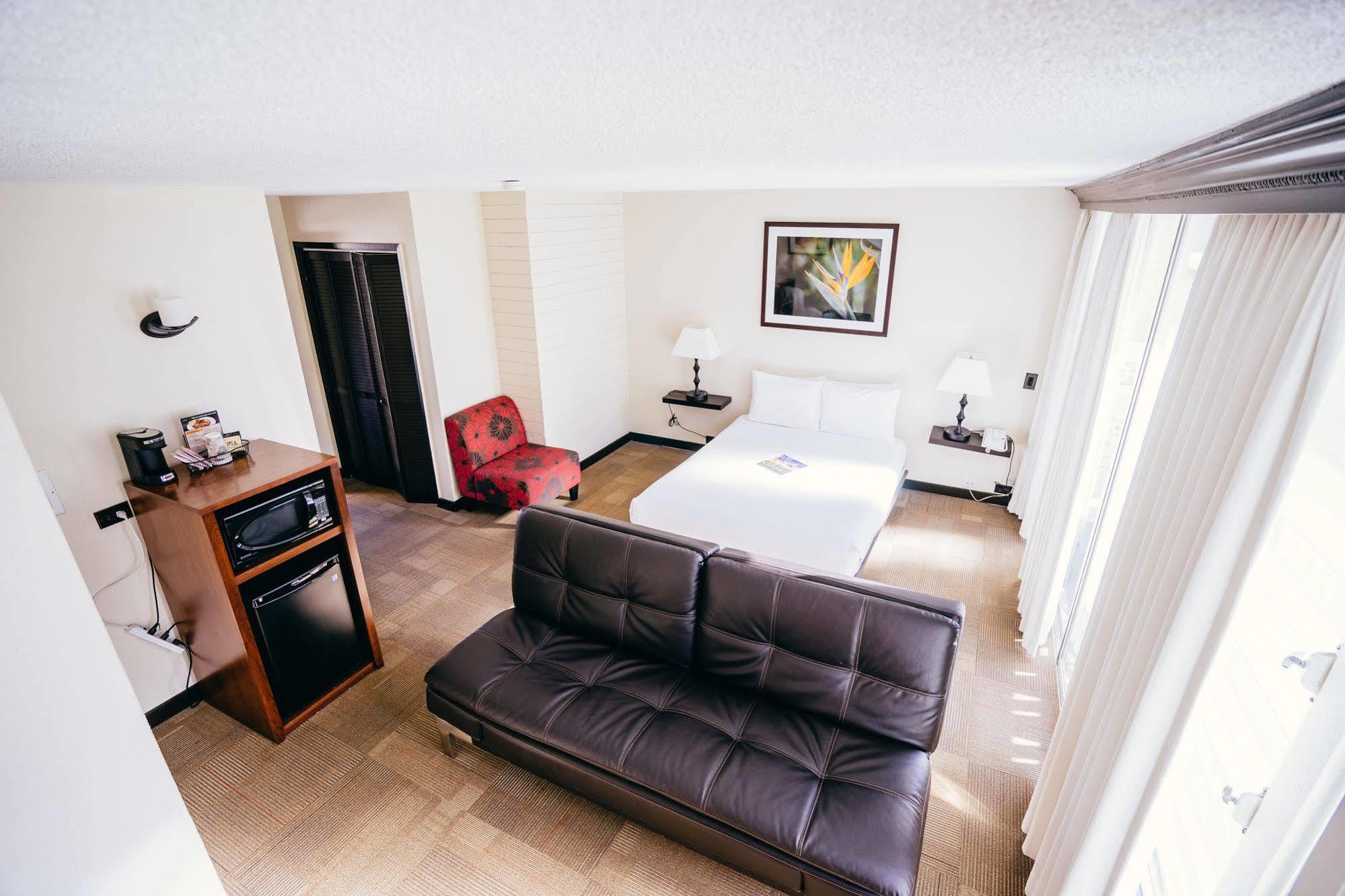 Waikiki Hotel