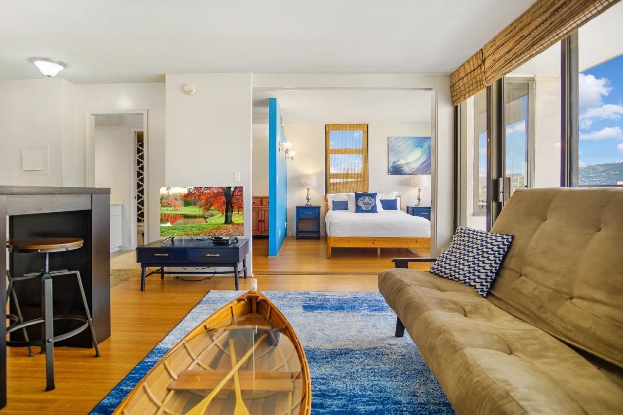 Waikiki Banyan Suites W Free Parking Apartment