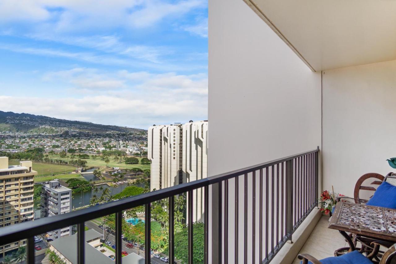 Waikiki Banyan Suites W Free Parking Apartment *