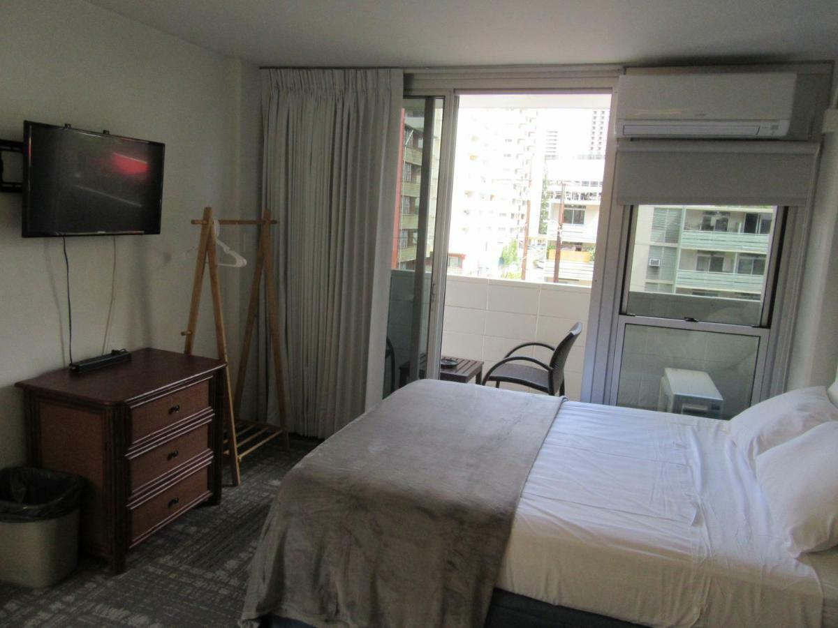 Hotel Waikiki - No Fees