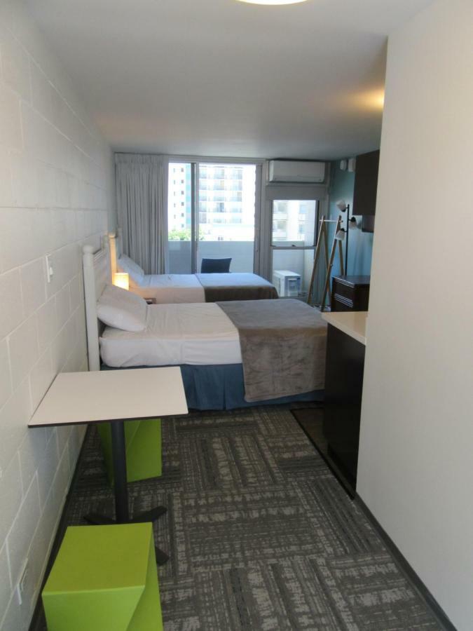 Hotel Waikiki - No Fees