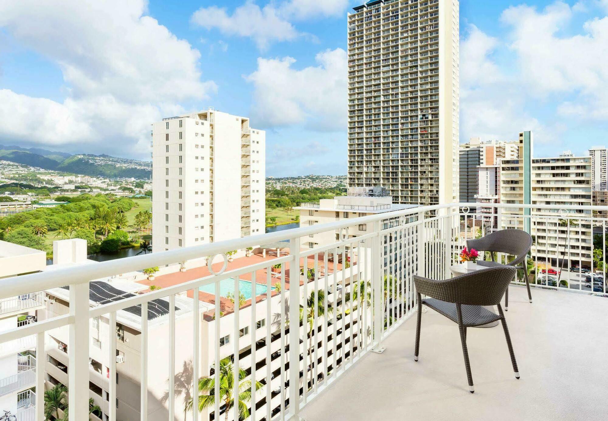 Courtyard By Marriott Waikiki
