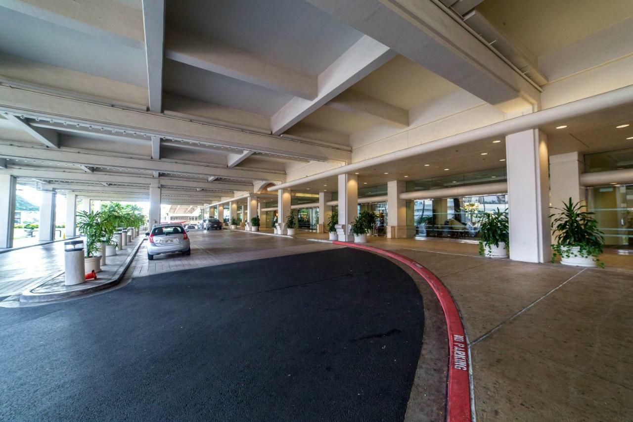 Apartment Studio At Ala Moana With Ocean Views *