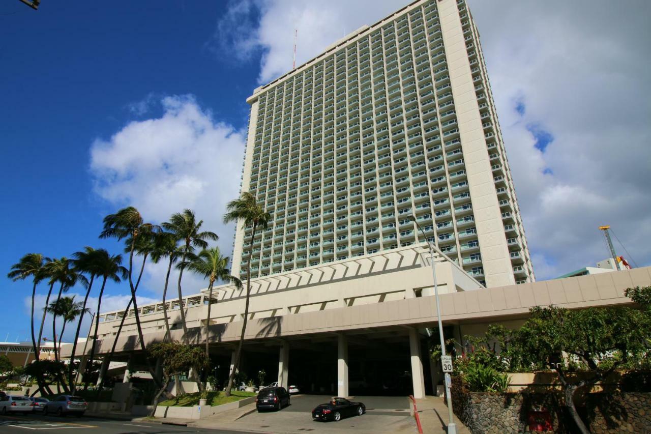 Studio At Ala Moana With Ocean Views Apartment