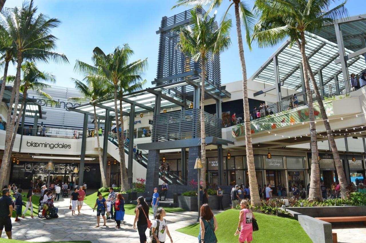 Studio At Ala Moana With Ocean Views