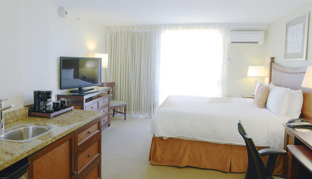 Courtyard By Marriott Waikiki