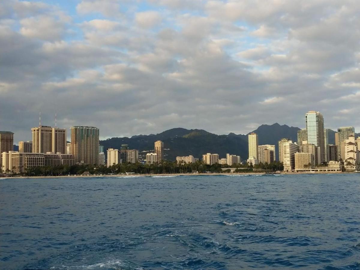 Royal Kuhio Hotel *